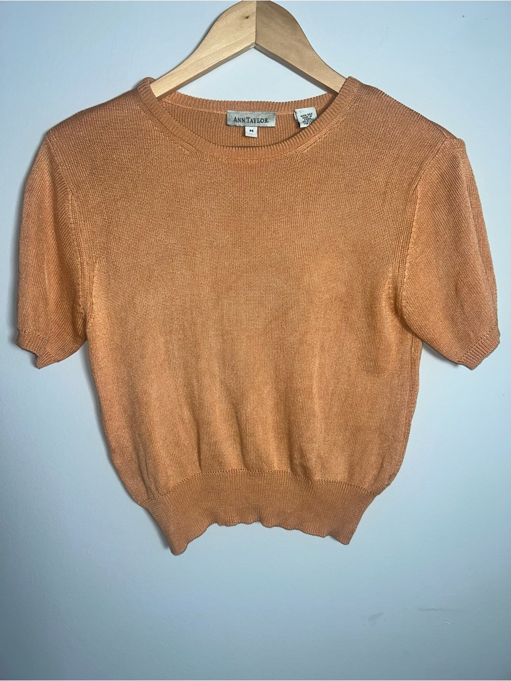 Ann Taylor Peach Short Sleeve Crewneck Sweater 100% silk quiet luxury